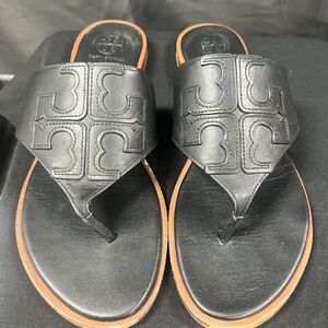 Tory Burch Jamie Full Logo Calk Skin 8.5